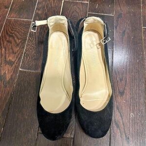 Marc Fisher Suede heels